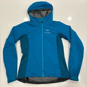 Women’s S Arcteryx Atom Jacket